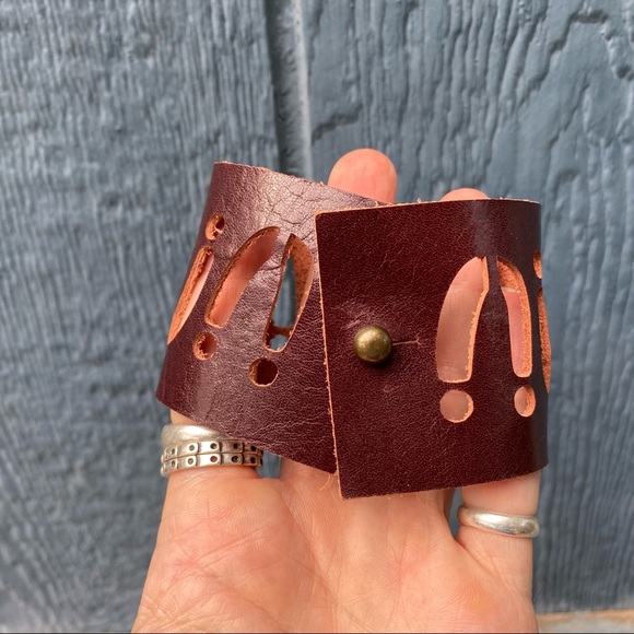 Burgundy leather cuff bracelet with cut outs - Picture 8 of 8